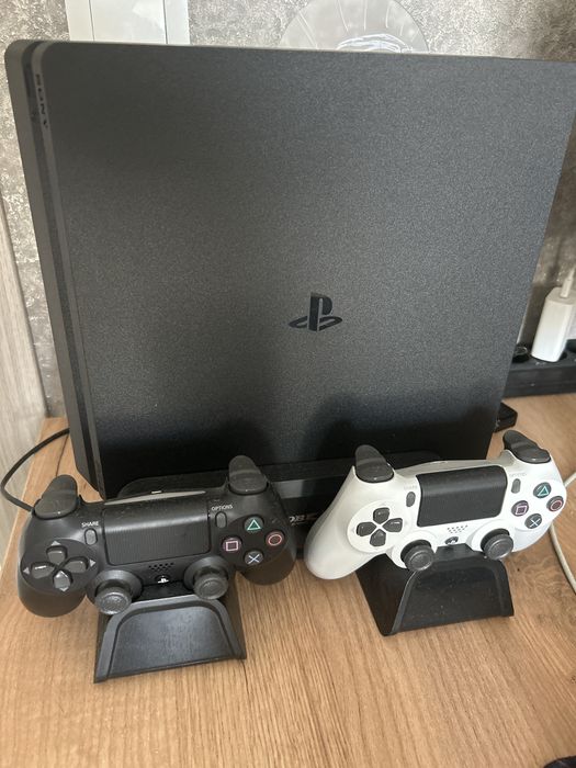 PS4 1Тб в хорошем состоянии
