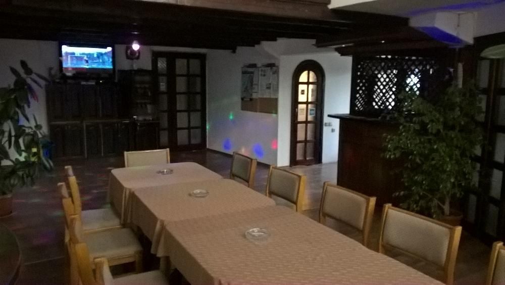 Къща за гости Делфини  стаи апартаменти цялата под наем за празненства