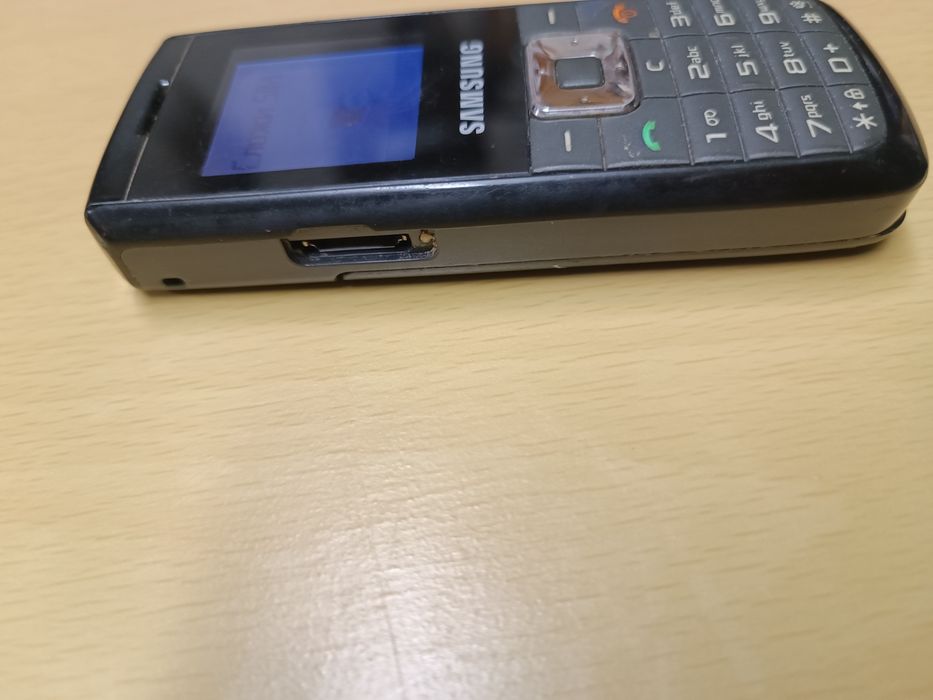 Телефон Samsung SGH-B100