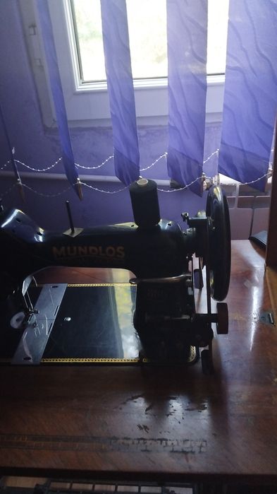 Vând mașină de cusut