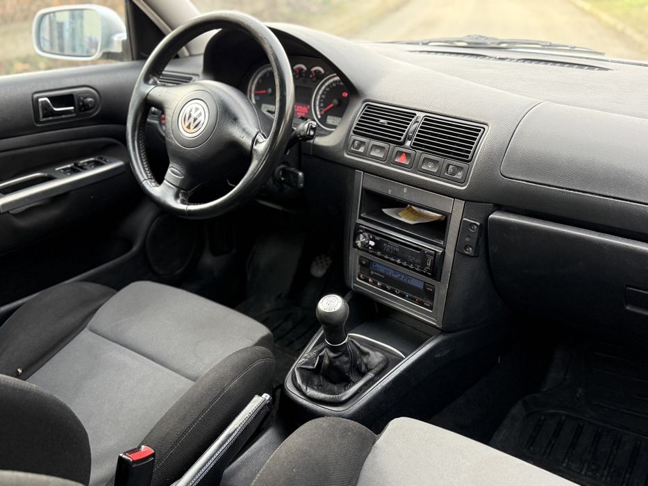 Volkswgen Golf IV - 1.6 Benzina - Euro 4- Climatronic -Incalzire scane