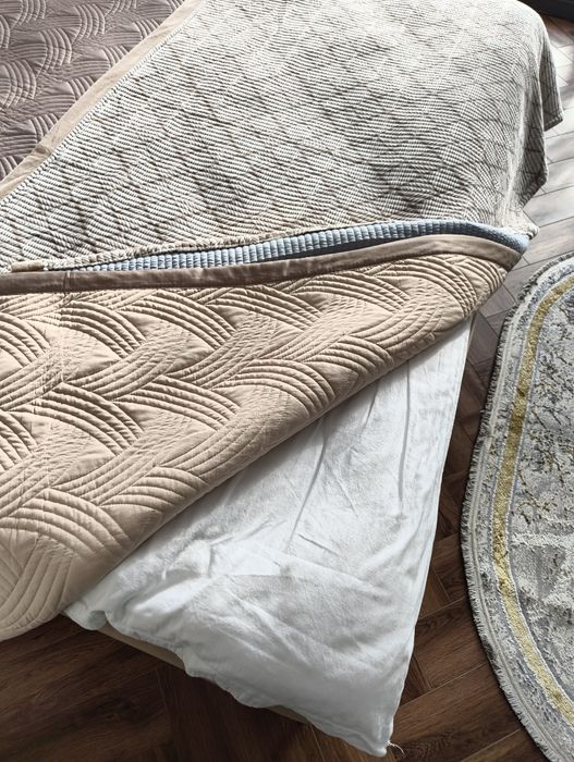 кровать двухспальная