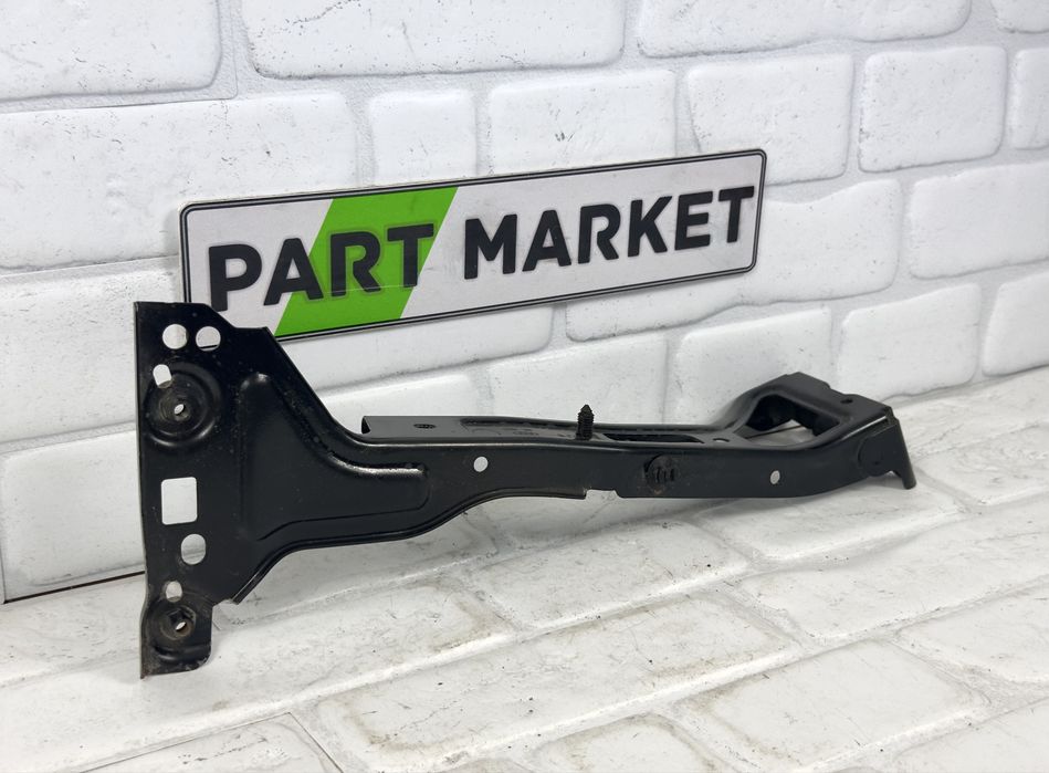 Стойка държач калник AUDI A4 B9 8W0821135C