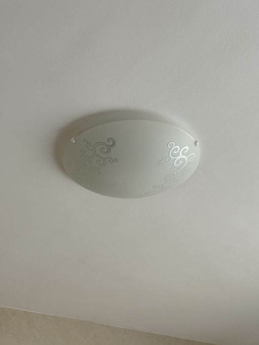 Vand lustre si aplici cu becuri led la preturi f mici