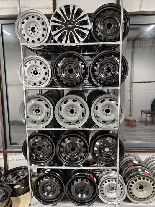 Штампованные железные диски R15 на Ауди Фольксваген