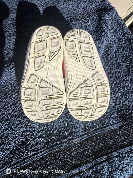 Детски маратонки nike номер 22.