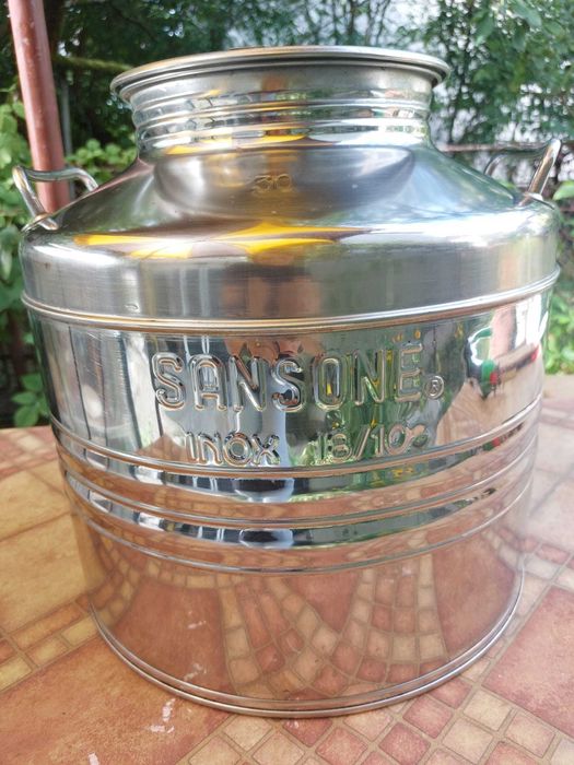 Vas inox cu capacitatea de 30 l cu capac