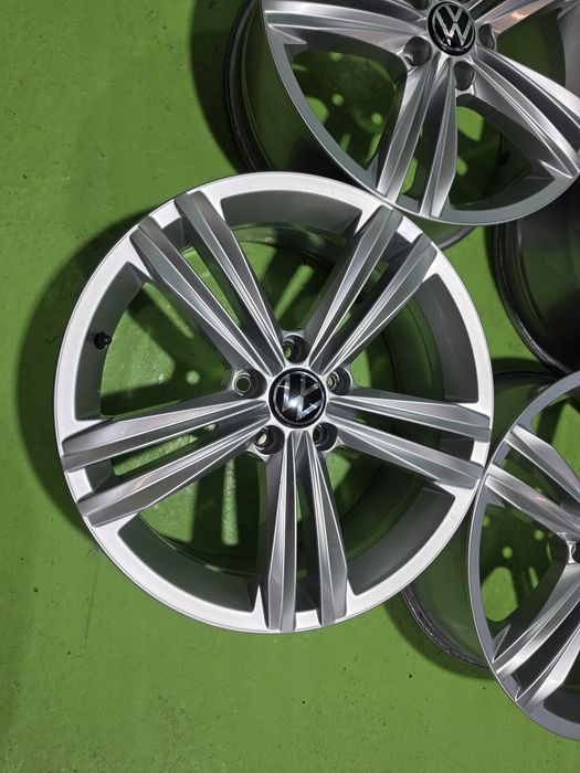 18 5x112 Vw Tiguan лети джанти 5х112 тигуан Touran Caddy Golf Skoda 5х112