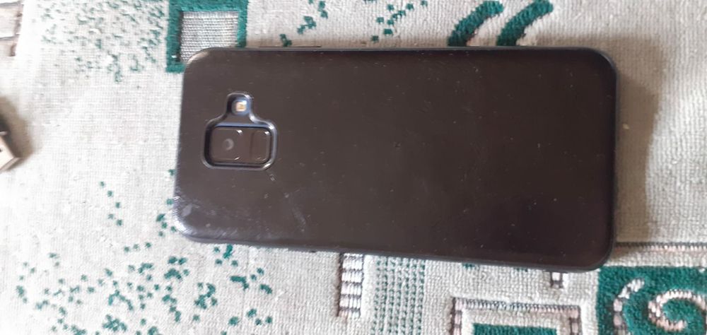 Продам самсунг А6,