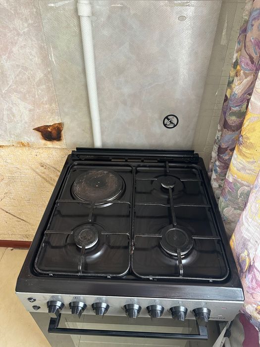 Продам газ плиту