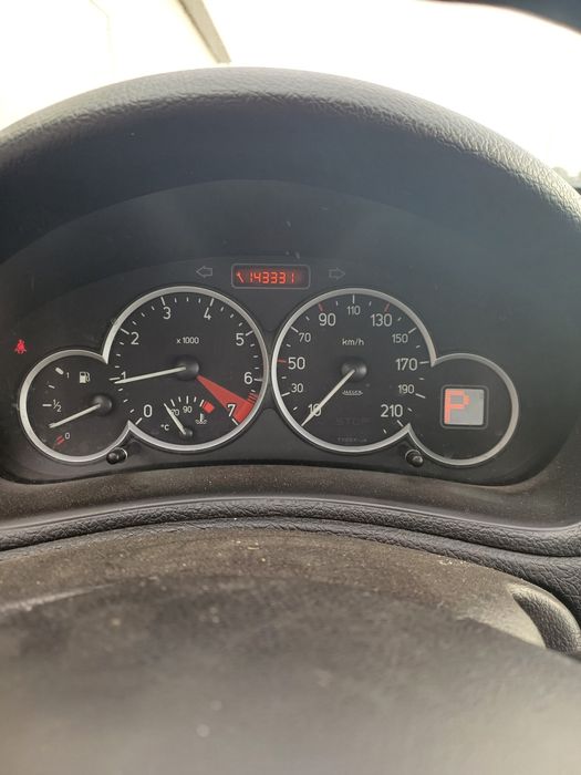 Dezmembrez Peugeot 206 cc 1,6 benzina 109 cp cod motor NFU