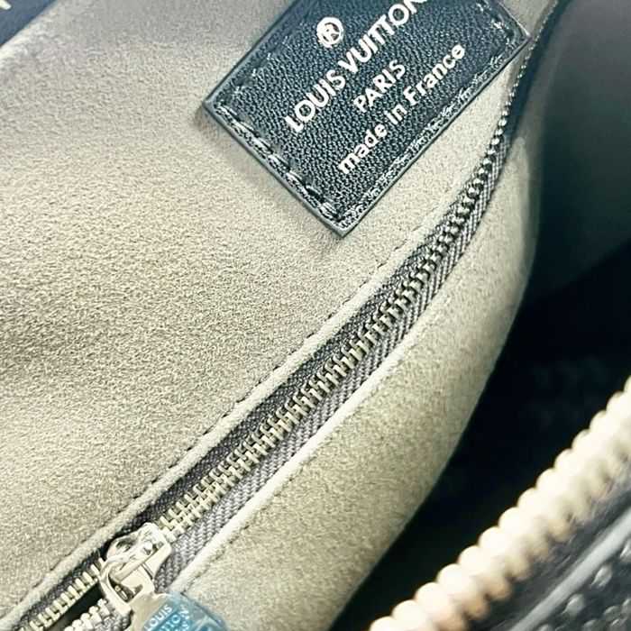 Louis Vuitton Beaubourg Hobo оригинална дамска чанта като нова