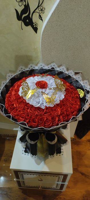 101 Роза из атласной ленты