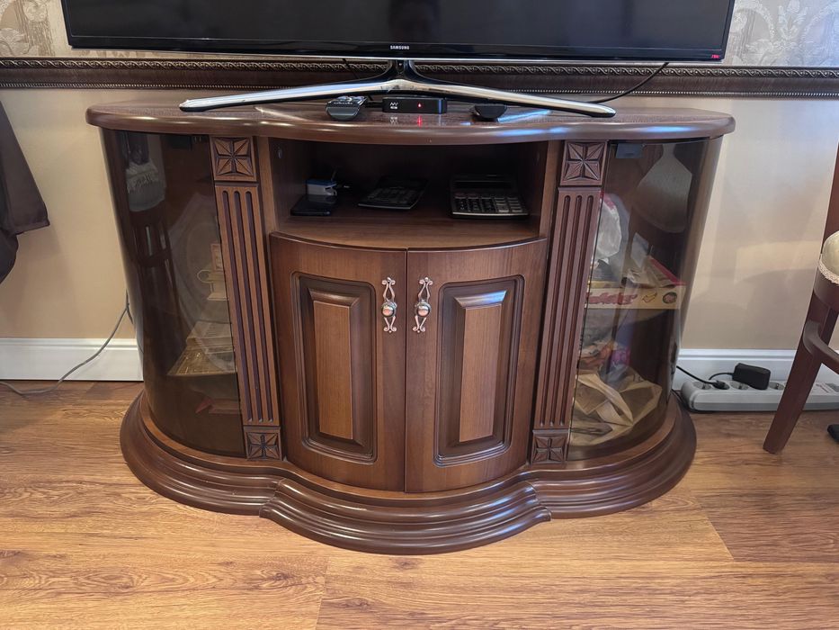 Подставка под телевизор