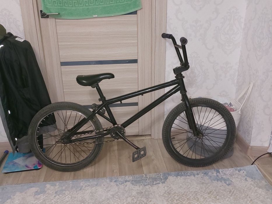 Продаю бмх чёрного цвета haro