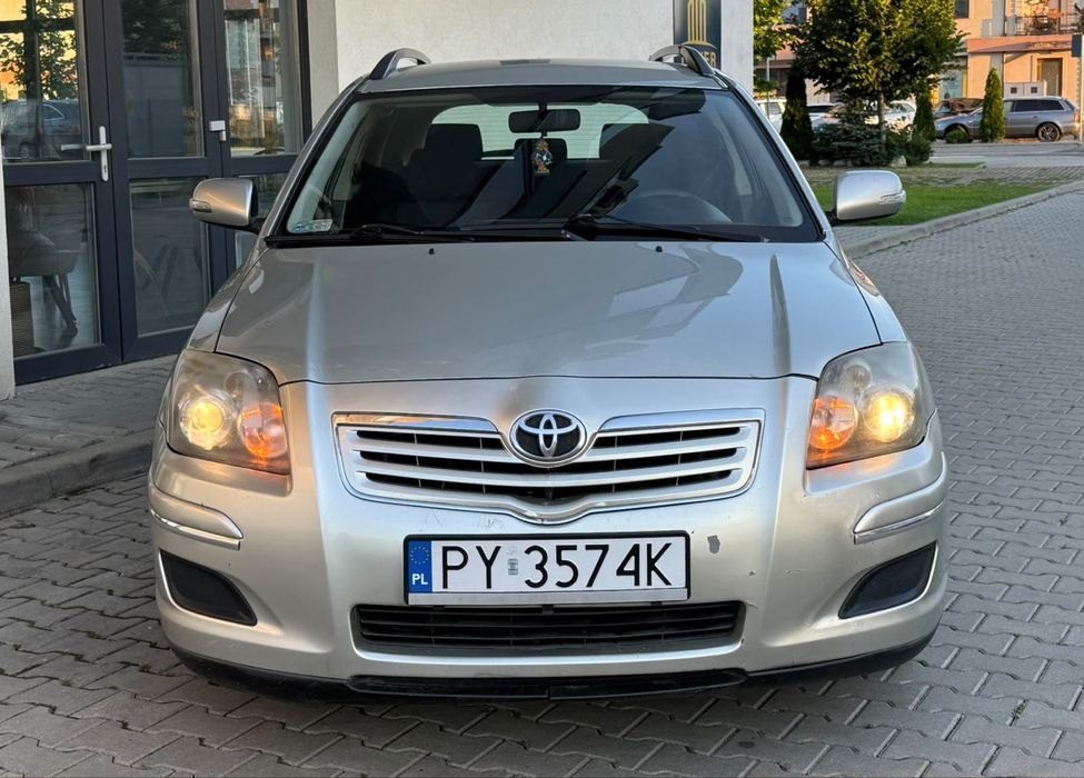 TOYOTA Avensis