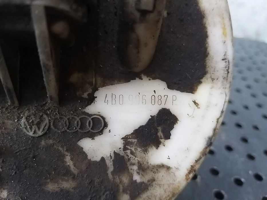 Capac superior pompa combustibil 1.9 tdi audi a6 c5 4b 81305033 4b0906087p