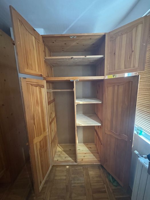 Дървен гардероб (чам)