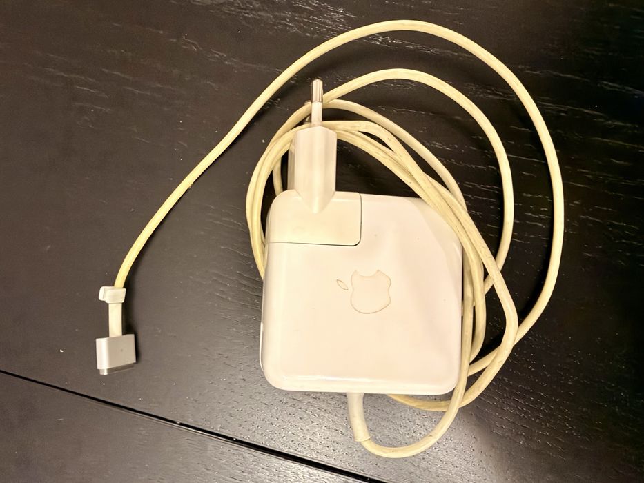 MacBook Air 13” Apple | i5 | 8GB RAM | SSD 256GB | Monterey