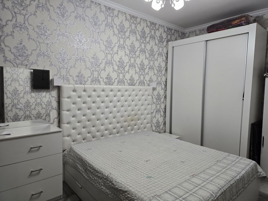 Срочно уй сотилади келесда 1.8 сотик 6 та хона