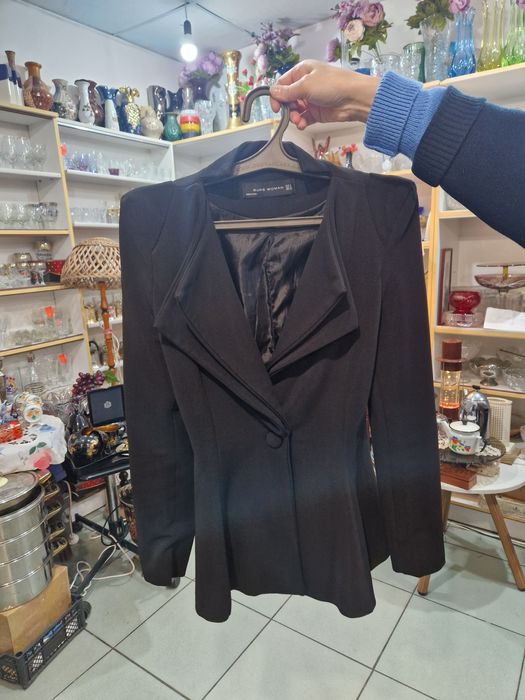 Продам женские пиджаки