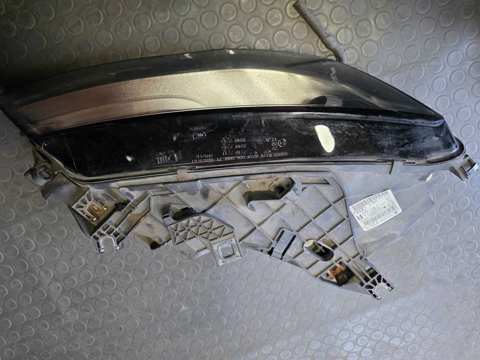 Десен фар за Audi A7 4G  - 4G9 941 006 A