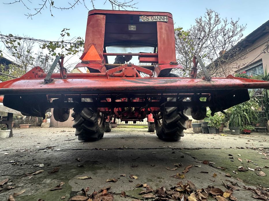 Tractor INTERHARV-IHC 654S+ Freza