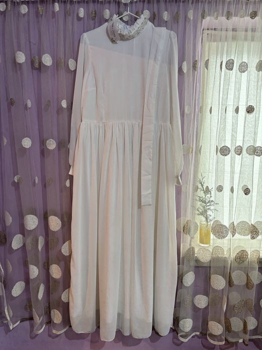 Казахское платье с жилеткой.