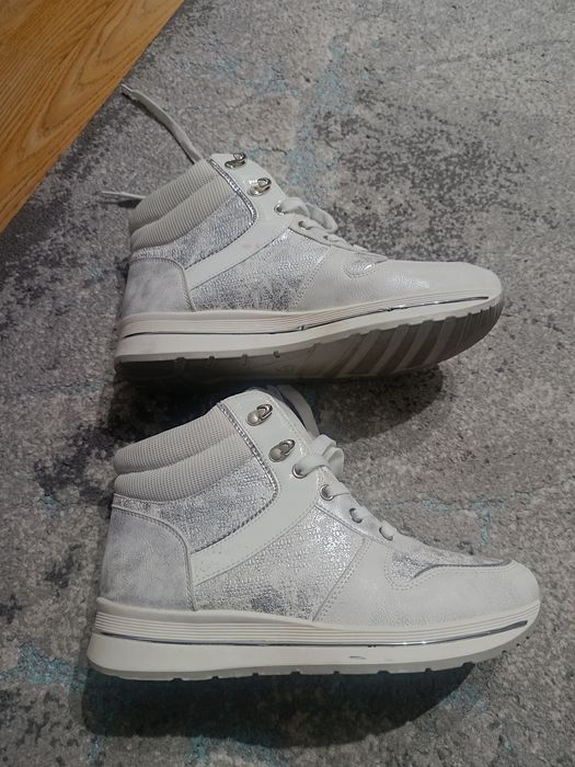 Дамски спортни обувки Тенденз