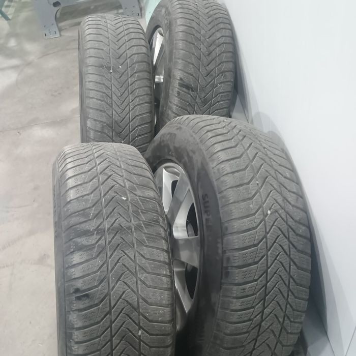Алуминиеви джанти, зимни гуми 215/70/16 , 5*114.3