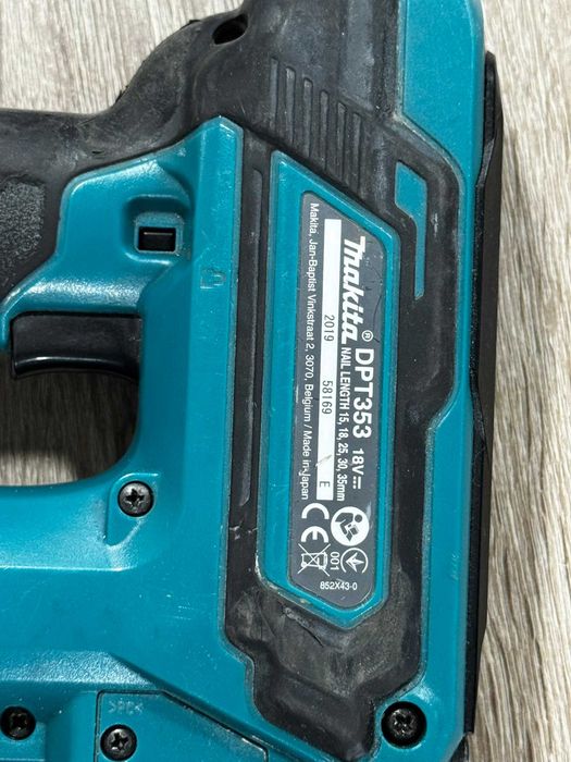 Такер за пирони Makita