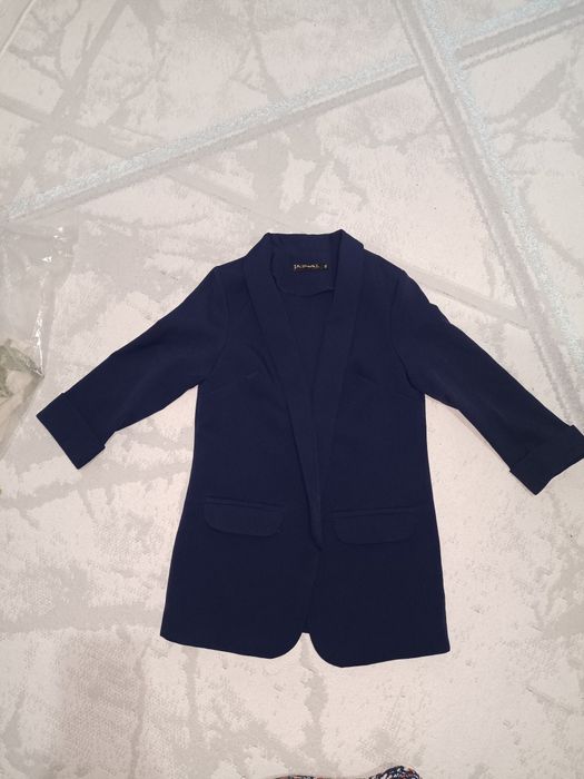 Продам женский костюм