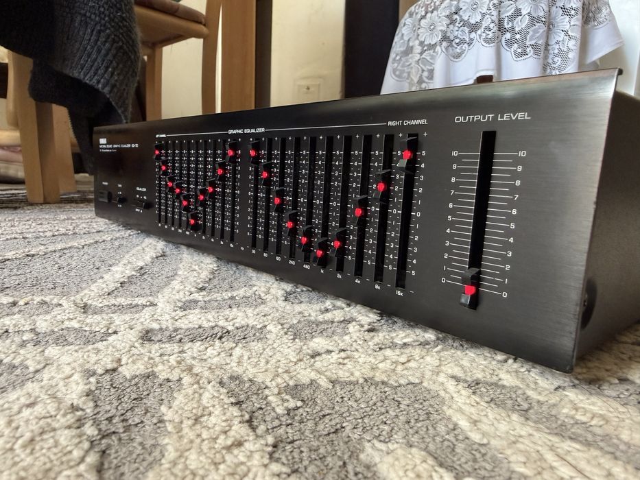 Yamaha EQ-70 Еквалайзер