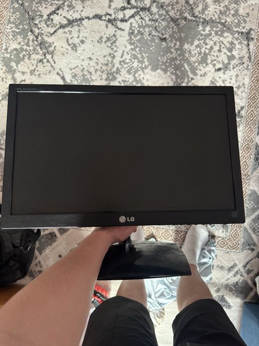 монитор LG Flatron E2051