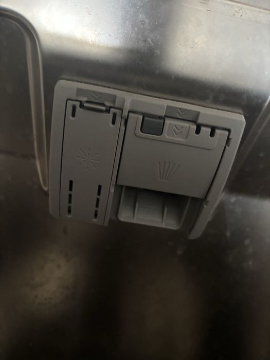 Продам посудомоечную машину