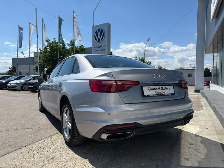 AUDI A4 2022 — imagine 4