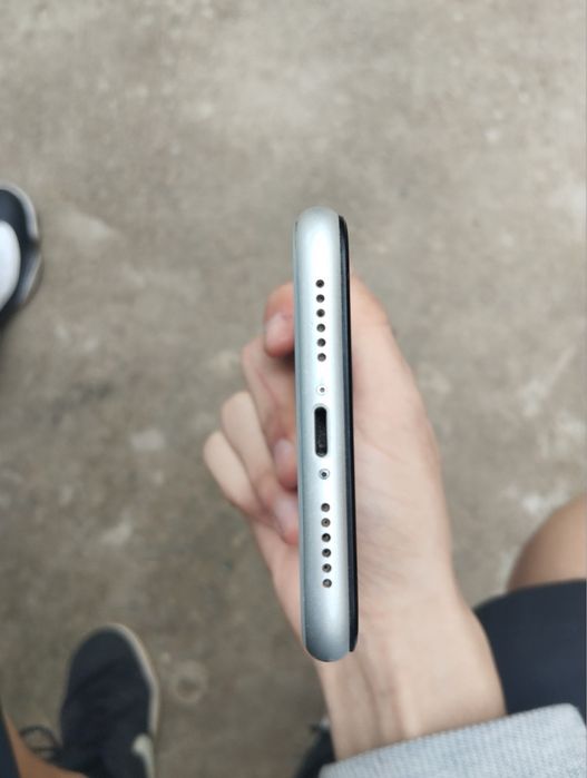 Iphone xr в хорошем состоянии face Id нету