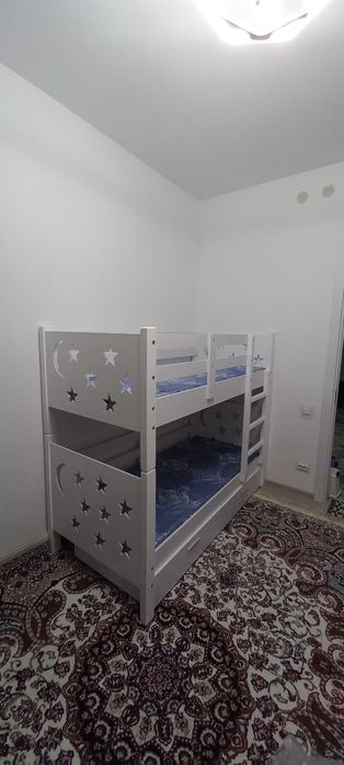 Крават 2 х ярустни из ламината и дерево перемешенно