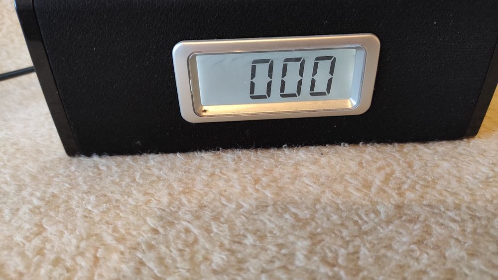 Radio stereo cu ceas și docking ipod