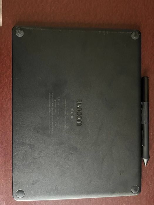 Графический планшет Wacom Intuos + стилус