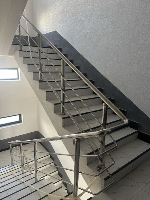 7 mikro rayonda 2 xonali kvartira sotiladi