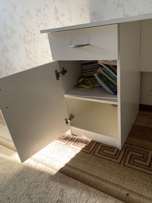 Продам стол-парту