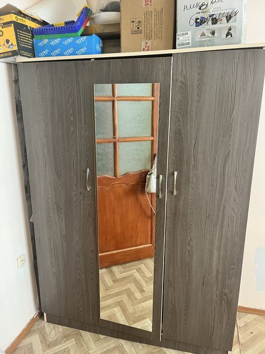 Продам два шкафа символически