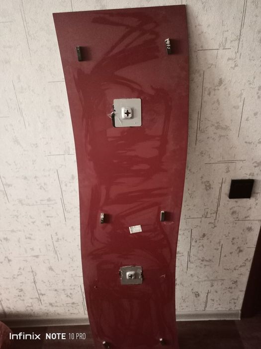 Зеркало с лёгким изгибом