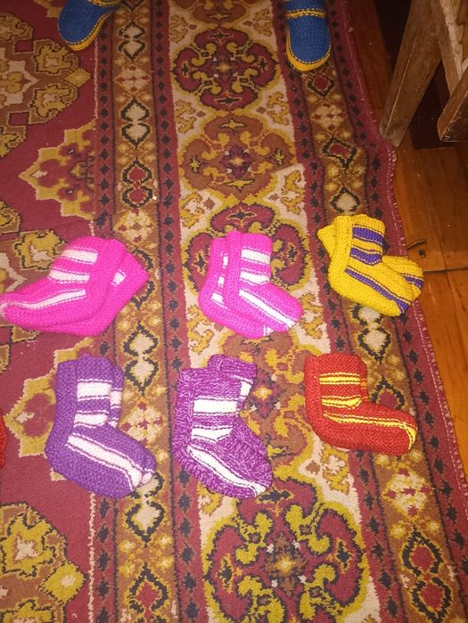 Продам вязанные носочки пинетки