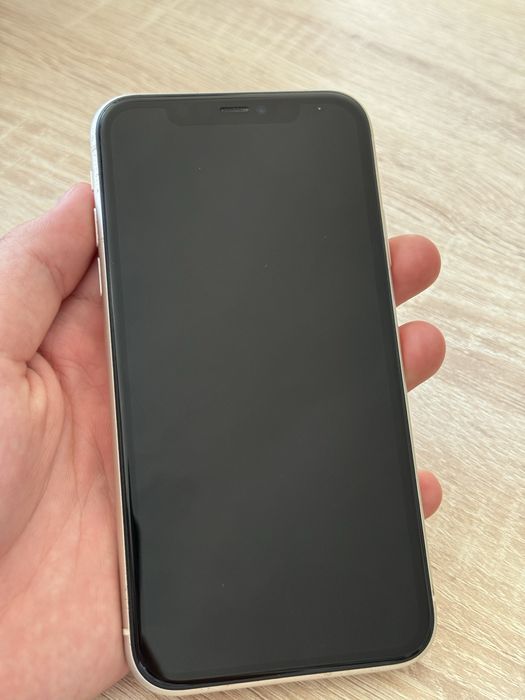 iphone 11 в хорошем состояние