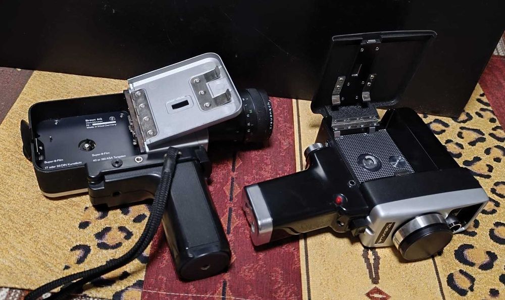 2 camere de filmat clasice (film 8mm)