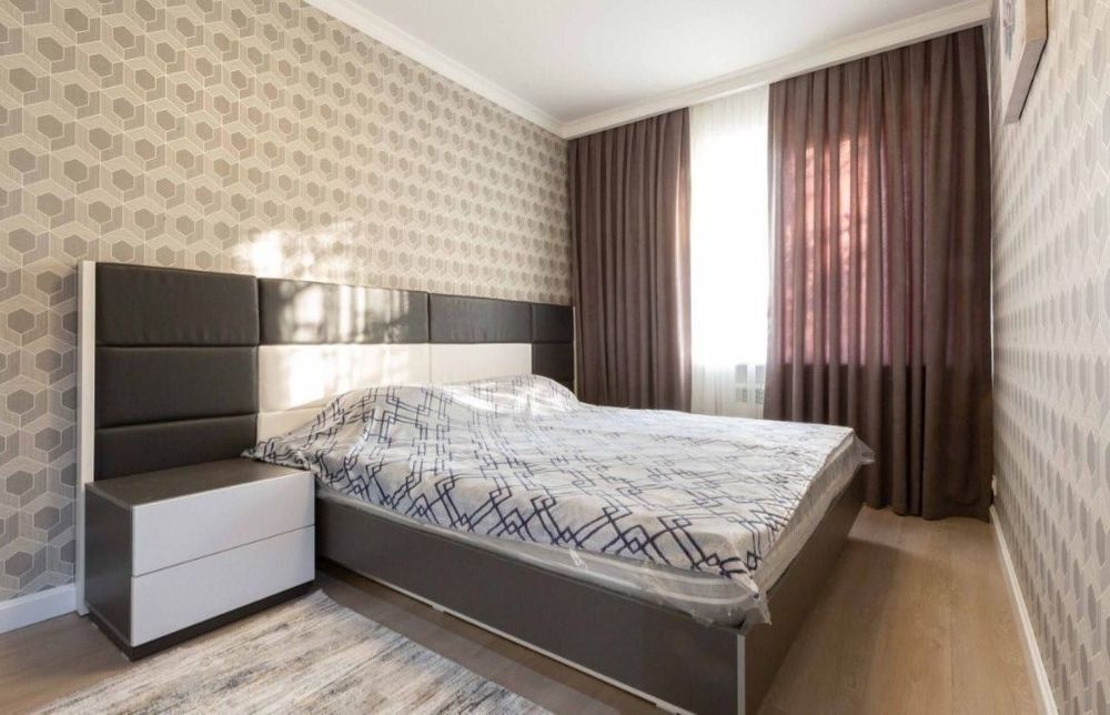 Продаётся 4ком/3/4 на Ц7 100квм ор-р: ЦУМ, 110 школа