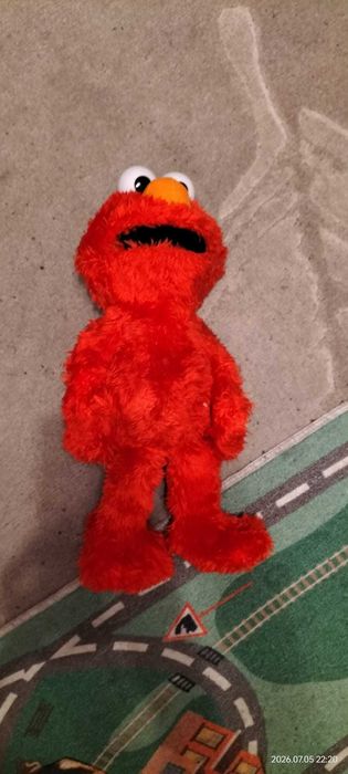 Tickle Me Elmo interactiv (engleza-spaniola)