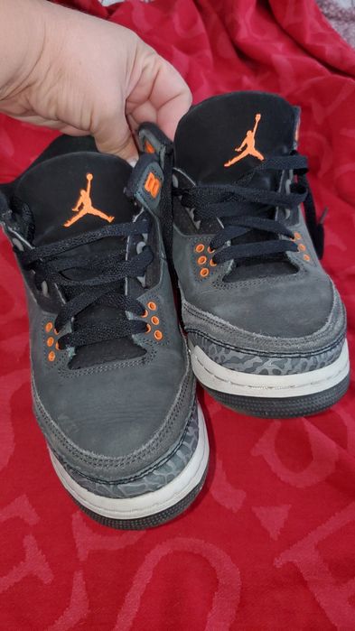 Jordan 3  marimea 38